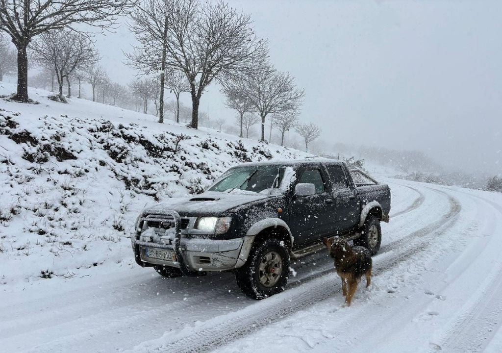 Freguesia de Celas, no município de Vinhais, esta manhã. Foto: Yara Monteiro/ reprodução Facebook/Meteo Trás os Montes – Portugal