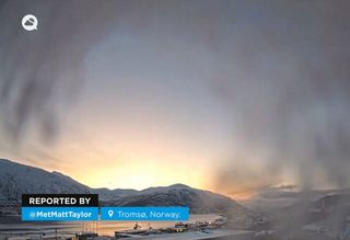 Les premiers rayons du soleil mettent fin à la longue nuit polaire en Norvège : les dernières images