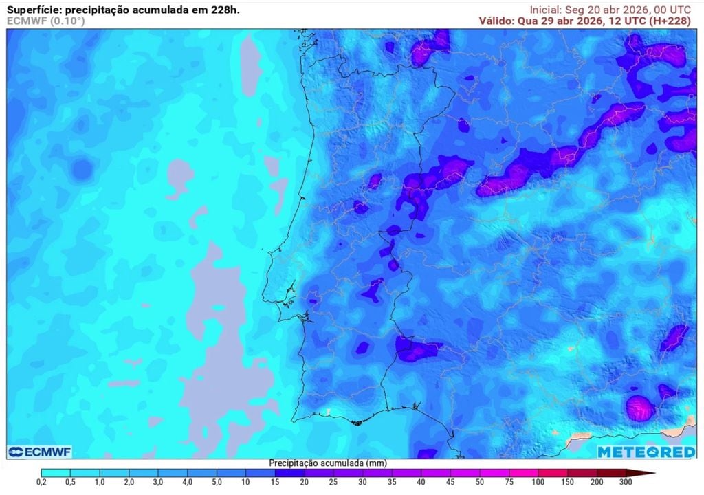 Precipitação acumulada prevista até 29 de abril pelo modelo europeu, com valores geralmente moderados e distribuição irregular no território. Destacam-se acumulados mais significativos em zonas do interior e áreas de relevo, associados a períodos de instabilidade e ocorrência de aguaceiros ao longo dos últimos dias do mês.