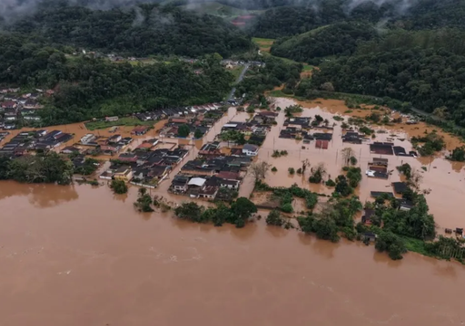 Novo epis&oacute;dio de chuvas extremas traz mais de 200 mm de chuva para PR, SP e SC