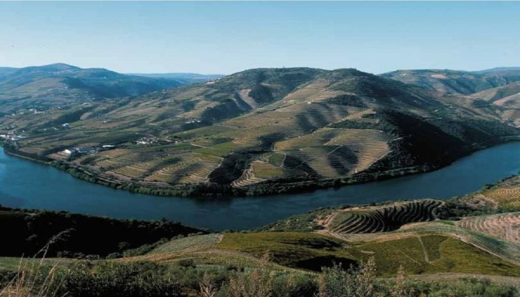 Bacia do Douro A bacia do Douro é uma das maiores regiões hidrográficas do país, concentrando importantes desafios ligados à gestão da água, à agricultura e à produção hidroelétrica. Foto: APA