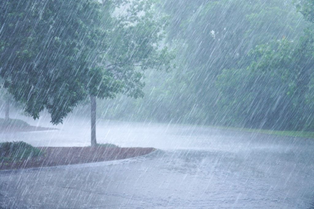Im Bereich einer Luftmassengrenze bestimmen in dieser Woche kräftige Regenfälle das Wetter in NRW