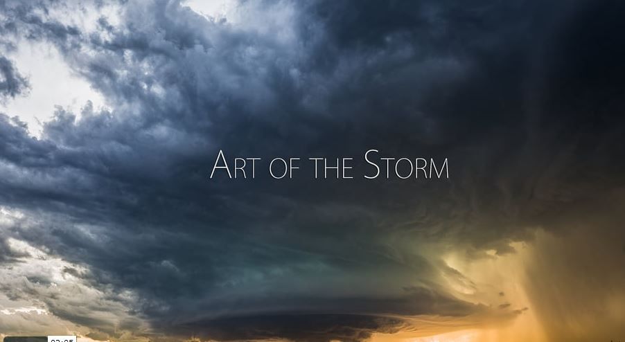Nube En Rotación: Arte De La Tormenta