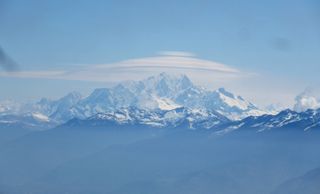 Nube lenticular sobre Mont Blanc