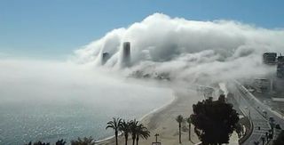 Nubes bajas y nieblas fantasmagóricas