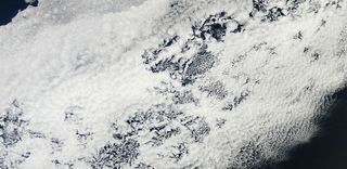 Nubes muy raras cercanas a España