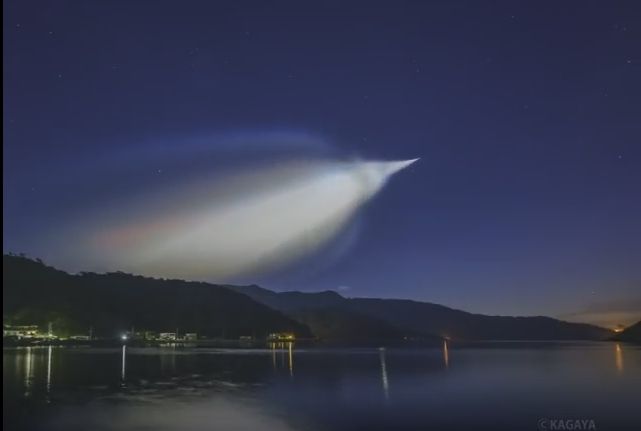 Nubes Noctilucentes De Un Cohete