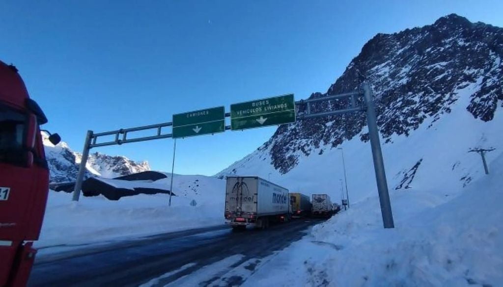El gremio aduanero advierte que la reapertura del paso desatará una presión sin precedentes sobre terminales y depósitos logísticos. Créditos imagen: Agenda logística.