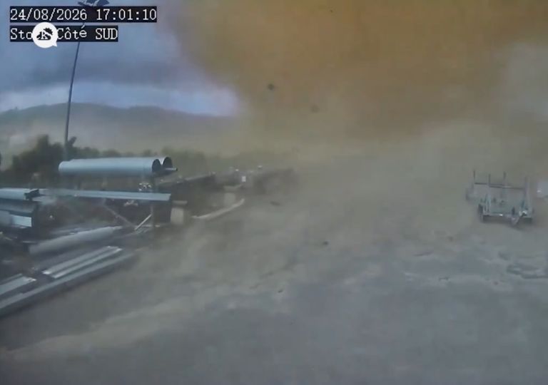 Las im&aacute;genes in&eacute;ditas que revelan la fuerza del tornado EF3 que destruy&oacute; cientos de viviendas en Pomas, Francia