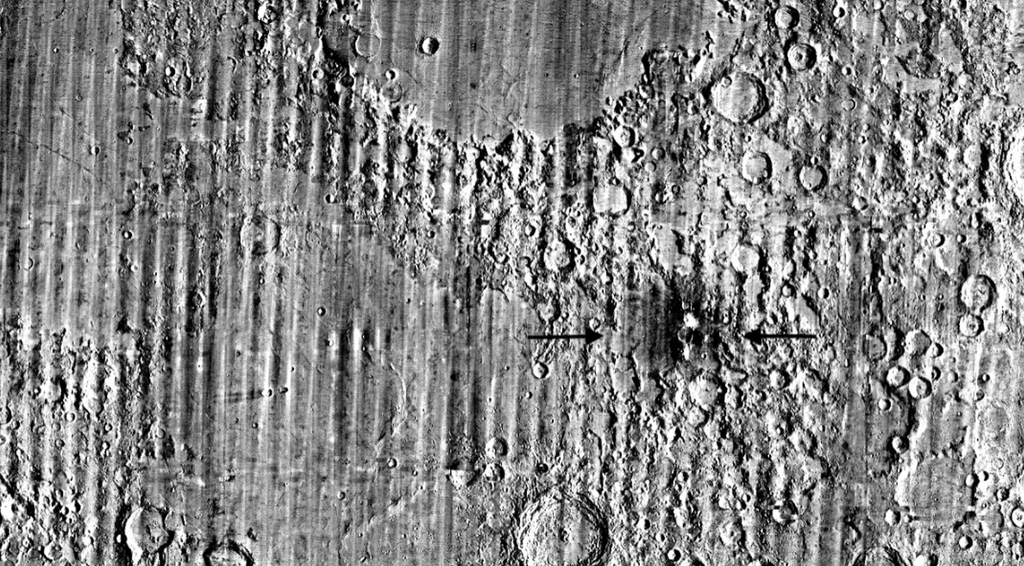Detalle ampliado de la superficie de la Luna, elaborado a partir de imágenes obtenidas por la cámara del Lunar Reconnaissance Orbiter (LROC) de la NASA. Detalle ampliado de la superficie de la Luna, elaborado a partir de imágenes obtenidas por la cámara del Lunar Reconnaissance Orbiter (LROC) de la NASA.