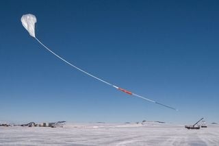 Un nuevo instrumento de la NASA utiliz&oacute; la capa de hielo ant&aacute;rtica para explorar el universo extremo