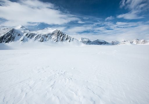 Unos ge&oacute;logos publican un mapa que muestra paisajes, valles y canales cubiertos por el hielo en la Ant&aacute;rtida