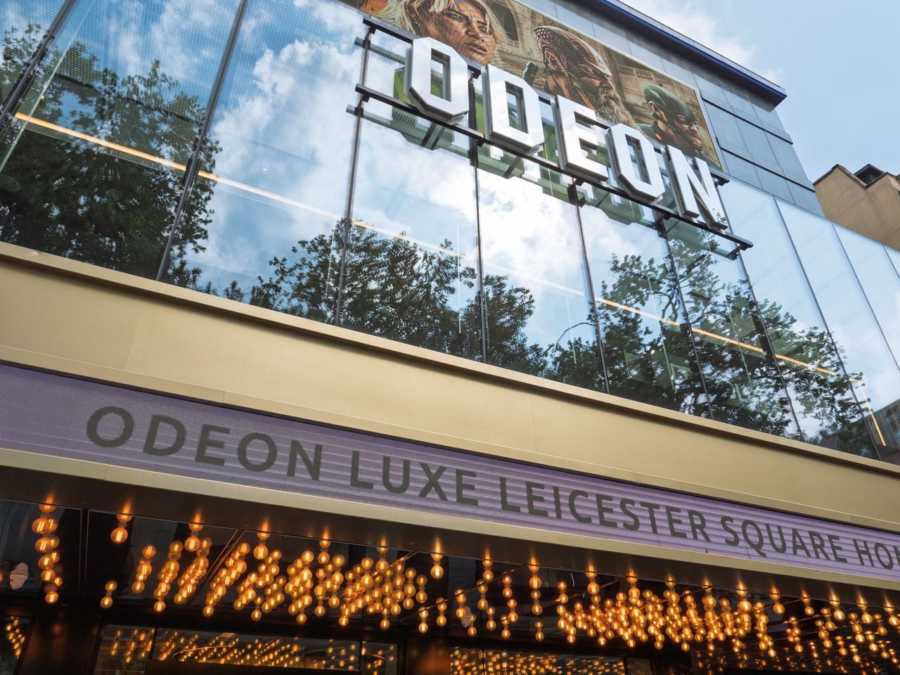 Berühmter Fim-Palast in London: Das Odeon am Leicester Square. Foto: Adobe Stock