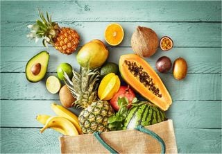 Nutricionista lista as cinco frutas campeãs para a hidratação do nosso corpo