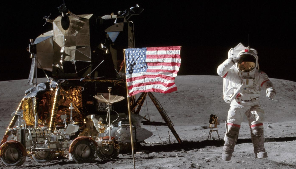 Pioneira da computação, Margaret Hamilton deixou um legado que permitiu que o ser humano pousasse na Lua. Crédito: NASA