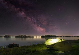 O céu mais estrelado de Portugal está aqui — e pode acampar mesmo debaixo dele