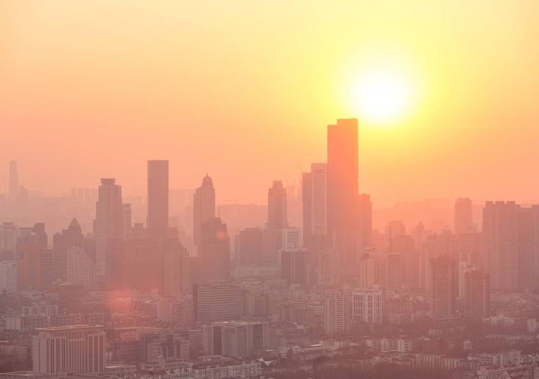 Smog na cidade de Nanjing na China Smog na cidade de Nanjing na China