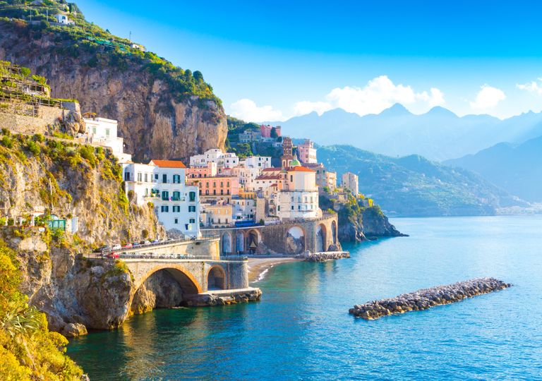 Amalfi; Mediterrâneo; temperaturas elevadas Amalfi; Mediterrâneo; temperaturas elevadas