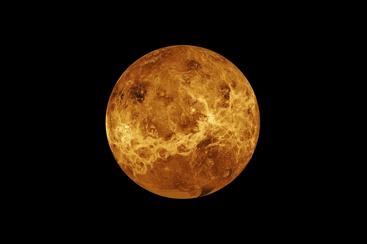 Un nuevo estudio ha realizado simulaciones para reconstruir el pasado de Venus e investigar cómo ha evolucionado el planeta hasta alcanzar el entorno extremo que se observa hoy en día.