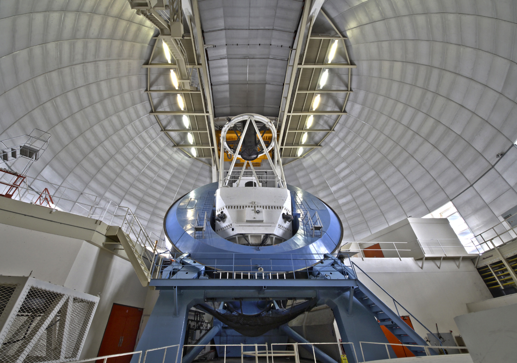 DESI es un instrumento instalado en el telescopio Mayall del Observatorio Nacional de Kitt Peak.