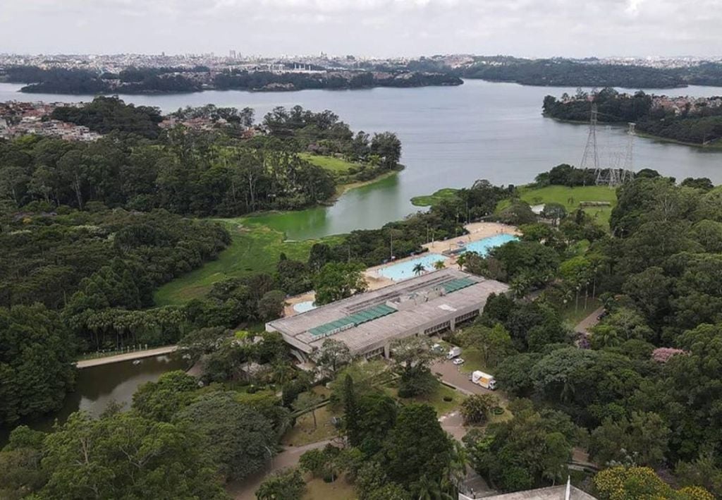 Imagem aérea do Sesc Interlagos, que fica às margens da Represa Billings. Foto: CPA.