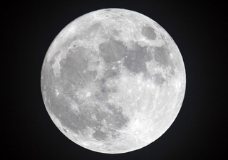 Qu'y a-t-il à l'intérieur de la Lune ? Des chercheurs répondent à cette question pour la première fois en détail !