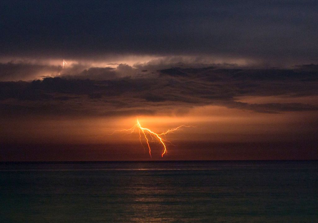 O sal dos oceanos está tornando os raios mais intensos 1 O sal dos oceanos está tornando os raios mais intensos 1