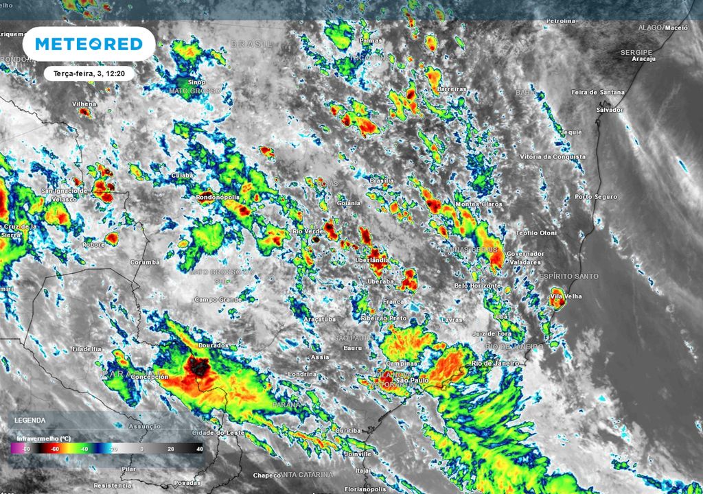 Imagens de satélite (infravermelho) na terça-feira às 12h.