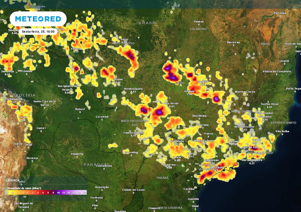 Previsão de densidade de raios na sexta-feira durante a tarde.