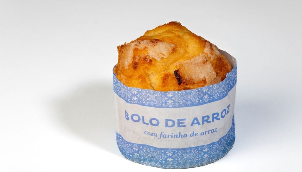 Bolo de arroz O bolo de arroz, mais do que uma pastelaria típica portuguesa, tornou-se num ato de resistência contra a homogeneidade do comércio em Lisboa. Foto: Adobe Stock