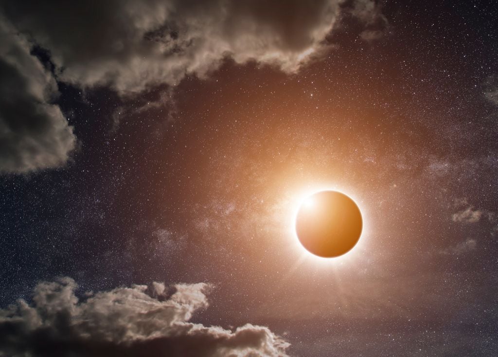 À vos agendas, le 12 août prochain aura lieu une éclipse totale du Soleil, visible partiellement en France et à 100% en Espagne !