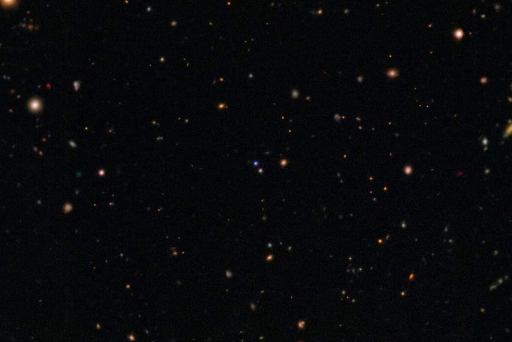Sinal misterioso é observado por astrônomos que encontram fenômeno nunca observado antes Crédito: Gemini/NOIRLab Sinal misterioso é observado por astrônomos que encontram fenômeno nunca observado antes Crédito: Gemini/NOIRLab