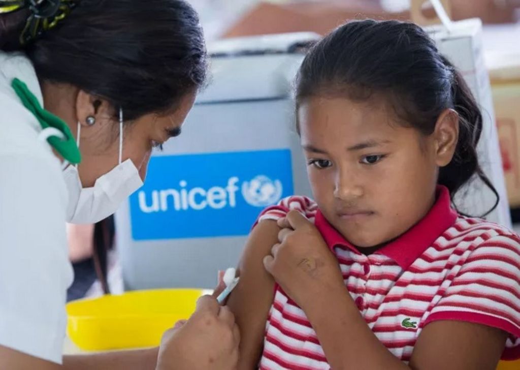 Esta decisión “hace que tanto Estados Unidos como el mundo sean menos seguros”. Cortesía UNICEF.