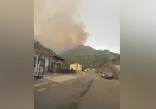¡Ola de grandes incendios azota España! En los últimos días, el fuego se ha extendido sin control por varias comunidades
