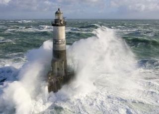 Olas más intensas para un mundo más cálido