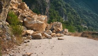 Oltre 200 mm di pioggia e un fenomeno geologico antico hanno innescato la enorme frana in Molise