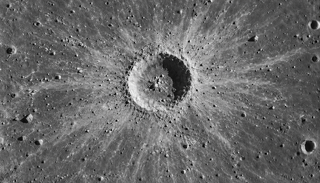 M&aacute;s all&aacute; del cr&aacute;ter: el impacto de McGetchin revela c&oacute;mo cambia la superficie de la Luna