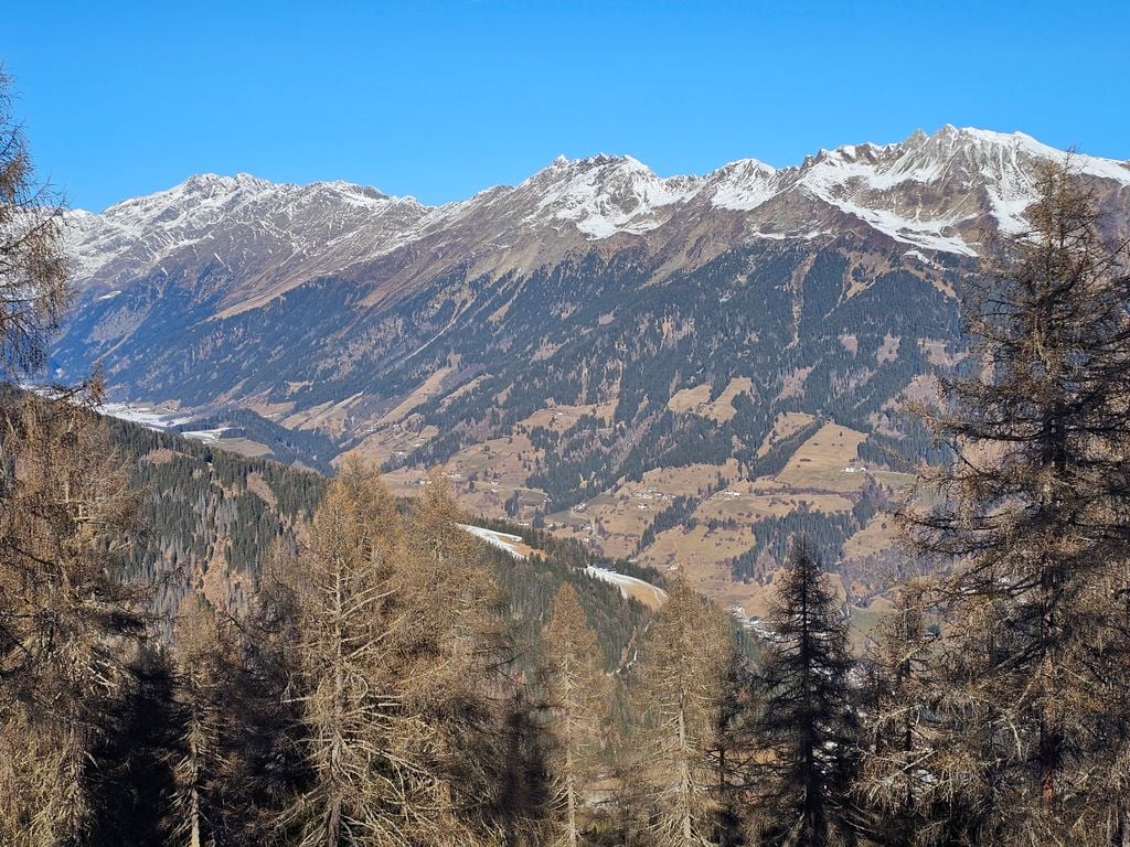 Schneemangel Auf der Alpensüdseite gibt es einen extremen Schneemangel (Foto Markus Köss, 22.01.26 in Südtirol nahe Sterzing)