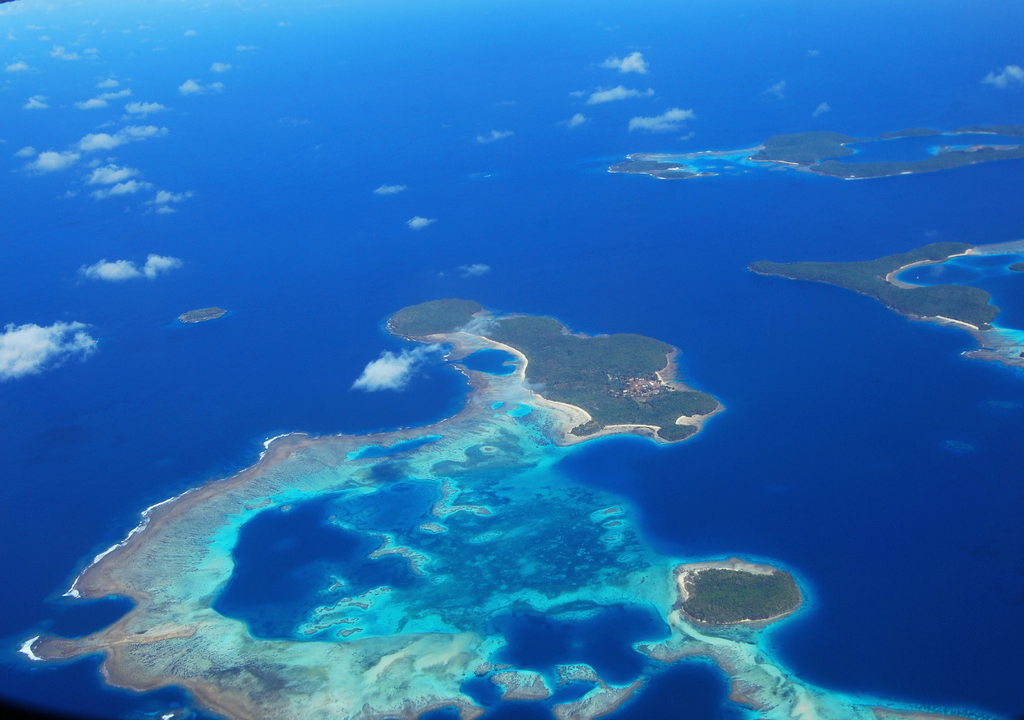Las islas del Pacífico están entre las zonas más vulnerables del mundo al debido aumento acelerado del nivel del mar y el aumento de la temperatura y acidificación. Las islas del Pacífico están entre las zonas más vulnerables del mundo al debido aumento acelerado del nivel del mar y el aumento de la temperatura y acidificación.