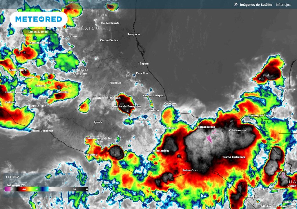 Activa onda tropical 8 se desplaza de surete a occidente de México
