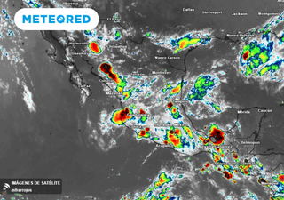 Onda tropical número 16 llega a México generando lluvias intensas