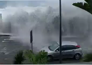 Onde di 6 metri, muri di neve e 500 mm di pioggia in Sicilia: ecco i video