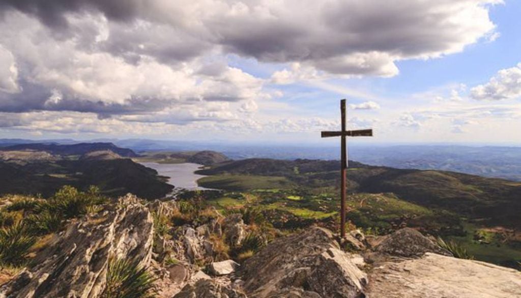Pico da Lapinha, no vilarejo de Lapinha da Serra (MG). Crédito: Pollyana Coura/Tripadvisor.