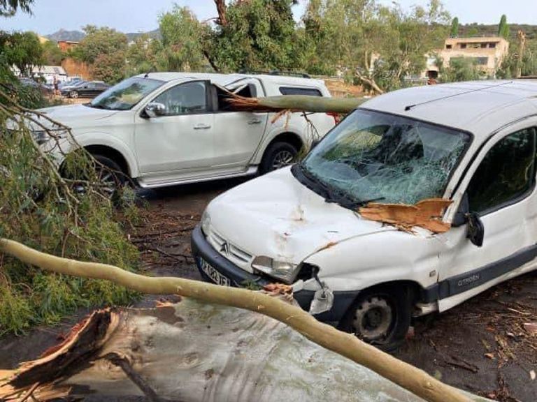 Excepcional tormenta deja muertos y heridos en la isla de Córcega, Francia Excepcional tormenta deja muertos y heridos en la isla de Córcega, Francia