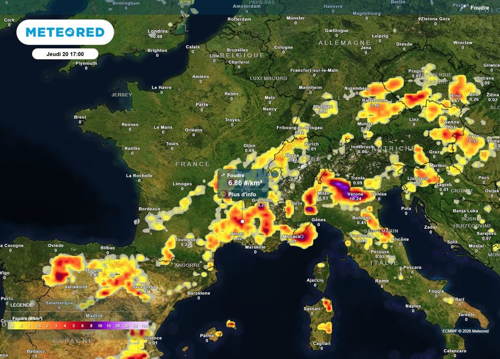 Risque foudre jeudi après-midi Le risque d'orages très costauds semble marqué pour ce jeudi après-midi dans le quart Sud-Est de la France, notamment vers la vallée du Rhône.