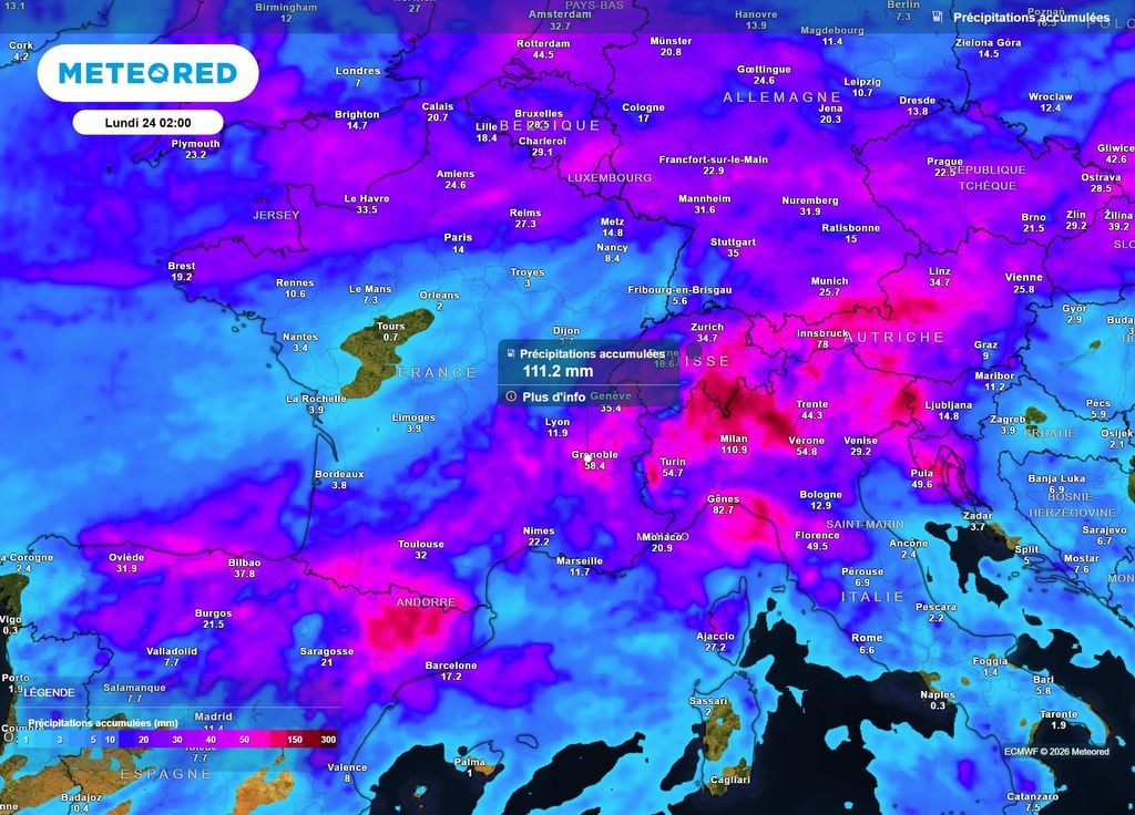 Cumuls précipitations lundi 24 août D'ici lundi 24 août, deux zones semblent particulièrement à surveiller au niveau des cumuls de pluie : les Pyrénées et la région Rhône-Alpes.