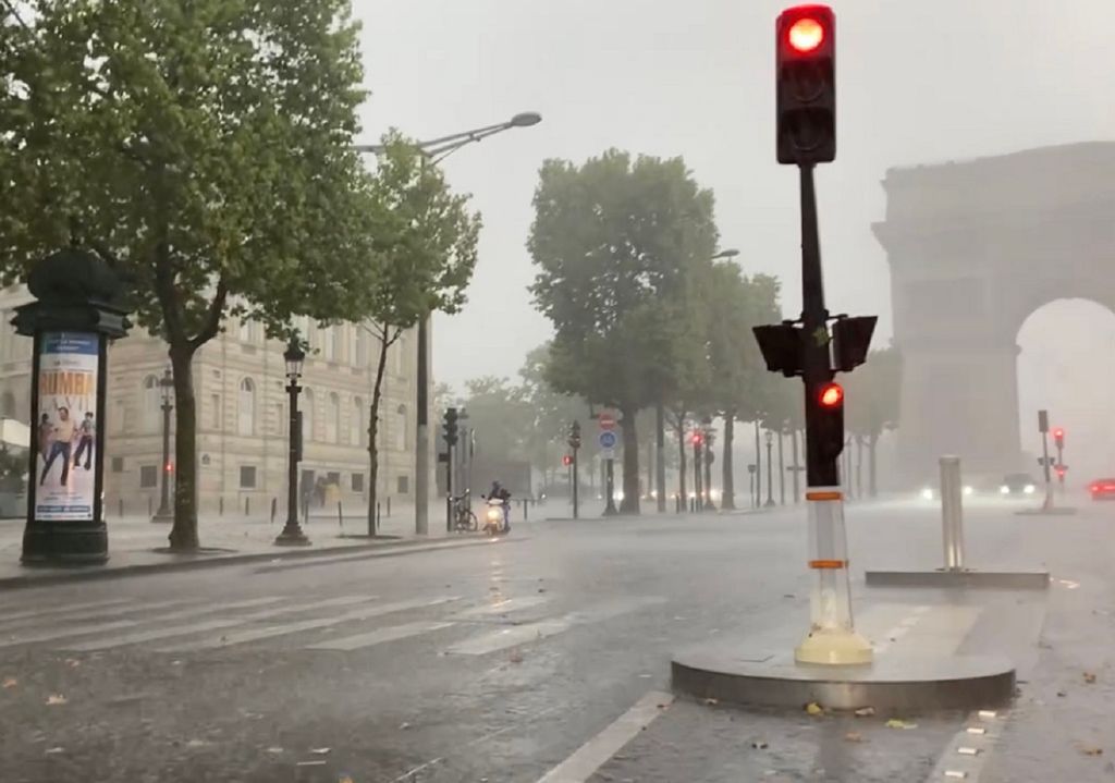 À Paris comme ailleurs, le risque orageux se manifestera à un moment ou à un autre entre mercredi soir et vendredi.