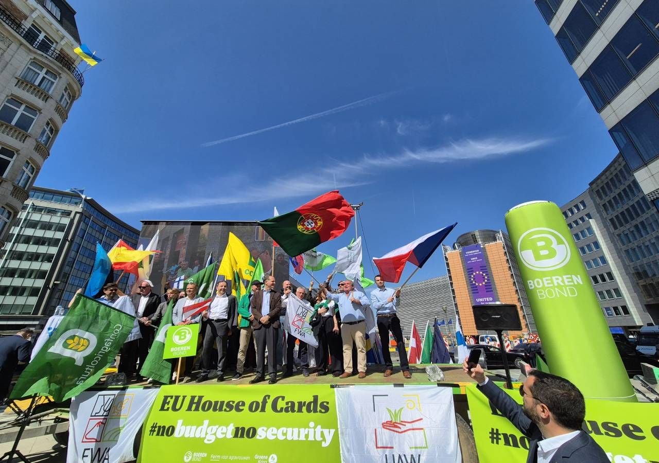 A Confederação dos Agricultores de Portugal participou numa manifestação em Bruxelas ao lado de outras congéneres da COPA – Comité Europeu das Organizações Profissionais Agrícolas.