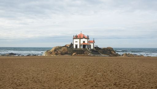 Os espanh&oacute;is renderam-se a esta capela portuguesa. &ldquo;&Eacute; um dos lugares mais incr&iacute;veis de Portugal&rdquo;