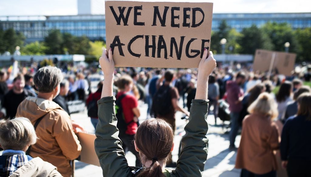 As alterações climáticas também destroem a coesão social e agravam a crise ambiental.